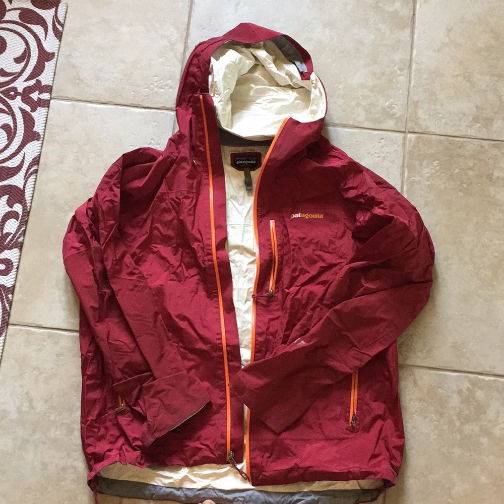 Men’s Patagonia rain jacket